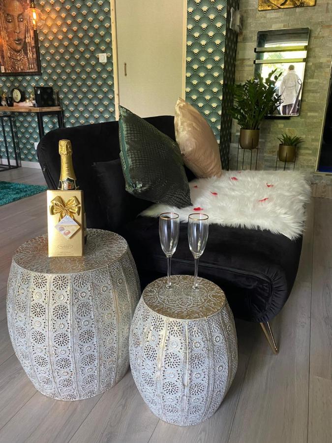 Suite Romantique Le Temps D'Un Instant Loveroom Hammam Jacuzzi Piscine Villeneuve  Eksteriør billede